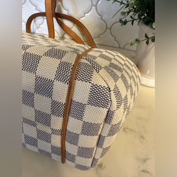 Louis Vuitton Damier Azur Totally PM - Picture 9 of 16
